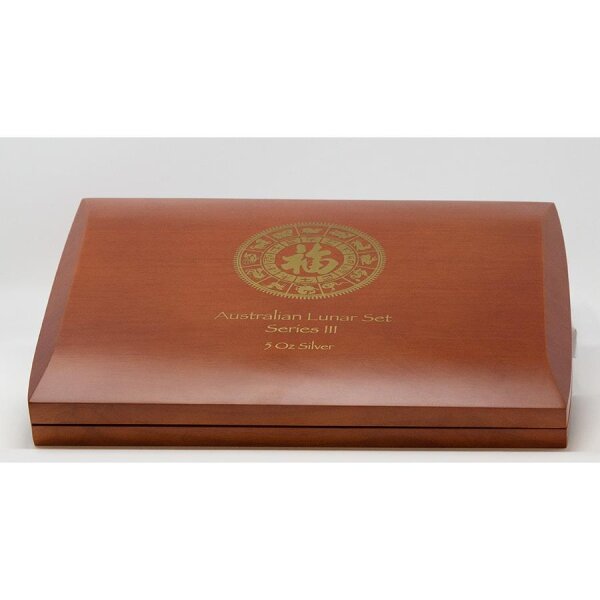 Runde Münze mit geprägtem Tiger-Motiv, Brilliant Uncirculated, feine Oberflächenstruktur.