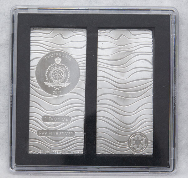 Runde Münze mit geprägtem Portraitprofil-Motiv, Brilliant Uncirculated, feine Oberflächenstruktur.