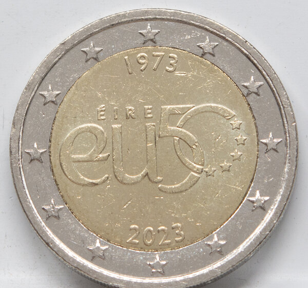 Runde Münze mit geprägtem Portraitprofil-Motiv, Brilliant Uncirculated, feine Oberflächenstruktur.