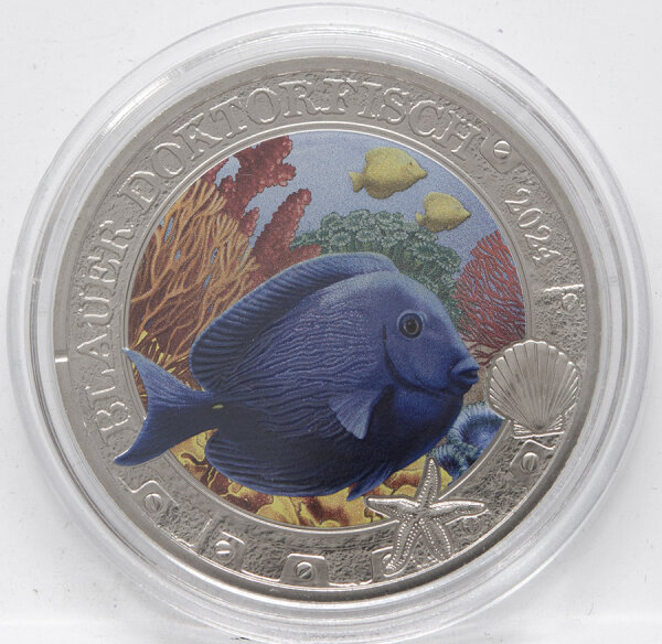 Runde Münze mit geprägtem Portraitprofil-Motiv, Brilliant Uncirculated, feine Oberflächenstruktur.