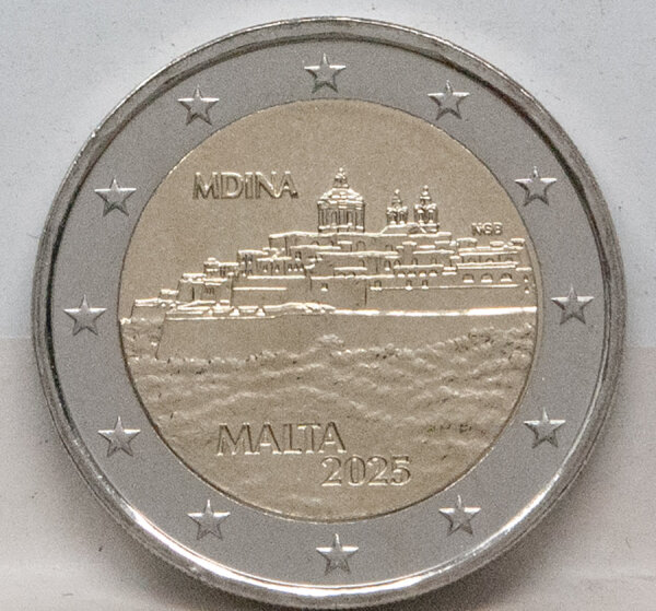 Runde Münze mit geprägtem Portraitprofil-Motiv, Brilliant Uncirculated, feine Oberflächenstruktur.