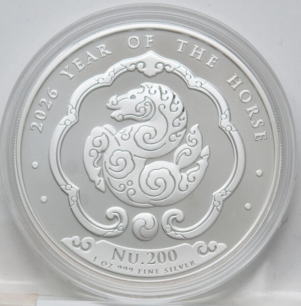 Runde Münze mit geprägtem Segelfisch-Motiv, Brilliant Uncirculated, feine Oberflächenstruktur.