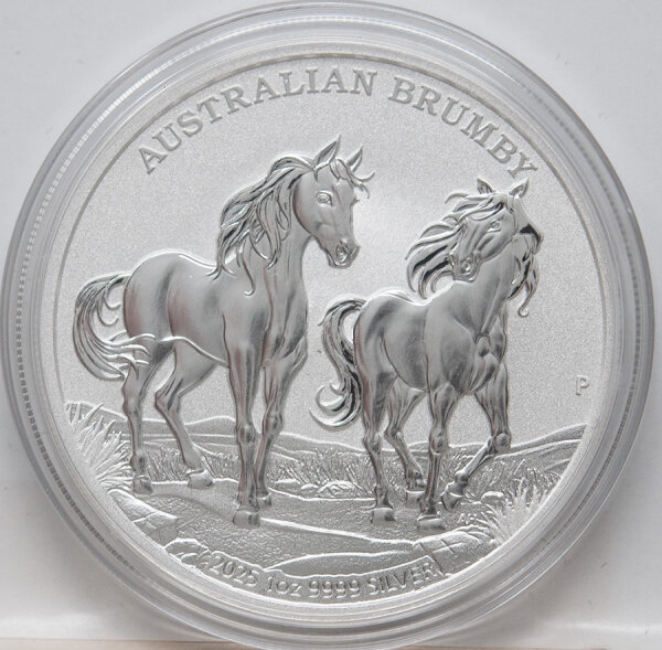 Australien 2025 Brumby 1 oz Silber Münze, BU-Qualität: zwei Brumbys auf Grasland, Inschrift „Australian Brumby“, Jahreszahl 2025, Münzgewicht und Feinheit, Rand geriffelt, Vorderseite Portrait König Charles III.