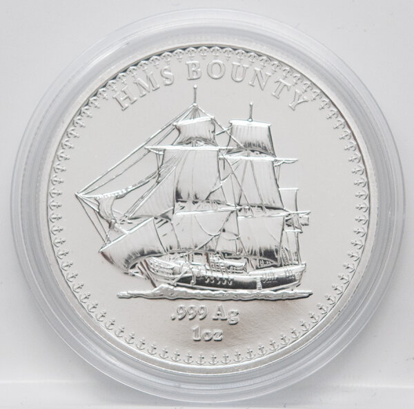 HMS Bounty 2026 Silber-Anlagemünze Pitcairn Islands, 1 oz (31,103 g) .999 Feinsilber in BU-Qualität, Revers Segelschiff unter vollen Segeln, Avers König Charles III., geriffelter Rand, in Schutzkapsel.
