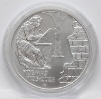 Porträt / Symbolbild Cosmas von Prag – Darstellung des Chronisten mit Attributen, Umschrift 200 Kronen 2025, Land „Česká republika“