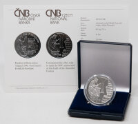 Porträt / Symbolbild Cosmas von Prag – Darstellung des Chronisten mit Attributen, Umschrift 200 Kronen 2025, Land „Česká republika“