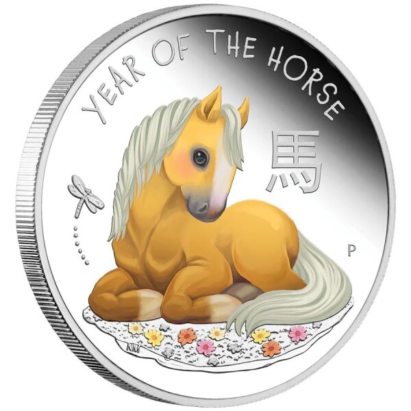 Farbig dargestelltes Baby-Pferd auf Wiese mit Blumen und Gräsern, chinesisches Zeichen für „Pferd“, Schriftzug „YEAR OF THE HORSE 2026“, Lettre „P“ für Perth Mint, farbige Proof-Oberfläche.