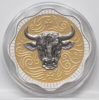 Vorderseite der 5 Euro Silbermünze Maltese Ox 2025. Zu sehen ist der detaillierte Kopf des Ochsen mit selektiver Vergoldung vor einem dunklen Ruthenium-Hintergrund und stilisierten Windlinien