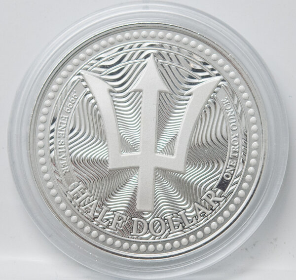 Barbados Half Dollar 2025 „Trident“ 1 oz Silbermünze in Bullion-Qualität, geprägt von der Scottsdale Mint, in Münzkapsel.