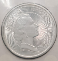 Detailaufnahme der Vorderseite mit dem dritten offiziellen Münzporträt von Queen Elizabeth II. Man erkennt deutlich das Diadem und die feine Modellierung der Gesichtszüge durch Raphael Maklouf.