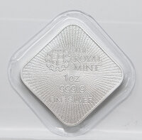Rückseite des Silberbarrens mit dem offiziellen Logo der Royal Mint. Gut sichtbar sind die Angaben „1oz“, „999.9“ und „FINE SILVER“ auf einem radialen Sicherheits-Hintergrund.