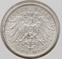 Detailansicht der Rückseite: Der bekrönte Reichsadler des Deutschen Kaiserreichs mit dem Wappenschild. Die Umschrift weist das Prägejahr 1904 und den Nennwert „ZWEI MARK“ aus. Klare Konturen im Gefieder und saubere Randperlung.