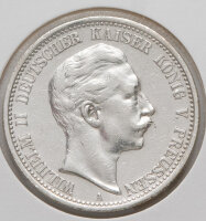 Nahaufnahme der Vorderseite: Das ausdrucksstarke...