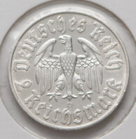 Detailaufnahme der Rückseite: Der deutsche Reichsadler mit dem Prägebuchstaben „D“ für München am unteren Rand. Umlaufender Schriftzug „Deutsches Reich 2 Reichsmark“. Klare Konturen und natürliche Silber-Patina.