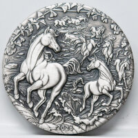 Zeigt das offizielle Porträt von König Charles III., gestaltet von Dan Thorne. Die Umschrift nennt den Herrschernamen CHARLES III, das Ausgabeland AUSTRALIA sowie das Gewicht und die Feinheit 2oz 9999 Ag und den Nennwert 2 DOLLARS.