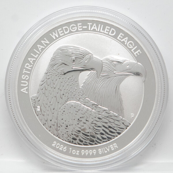 Detaillierte Rückseite der Australian Wedge-Tailed Eagle 2026 in der schützenden Originalkapsel der Perth Mint, die das kraftvolle Adler-Design von John M. Mercanti perfekt zur Geltung bringt.