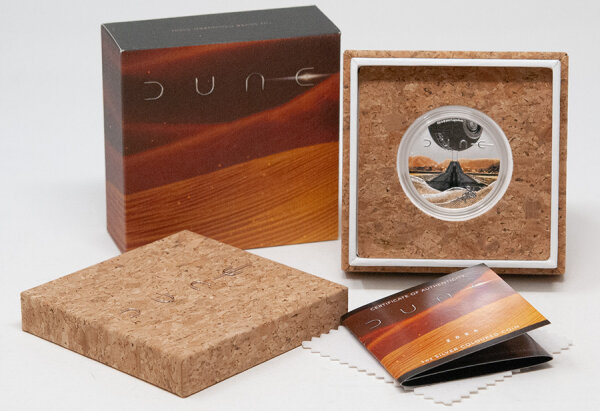 Vorderseite der Dune 2026 Silbermünze mit dem Porträt von König Charles III. und den technischen Angaben zu Gewicht und Feinheit.