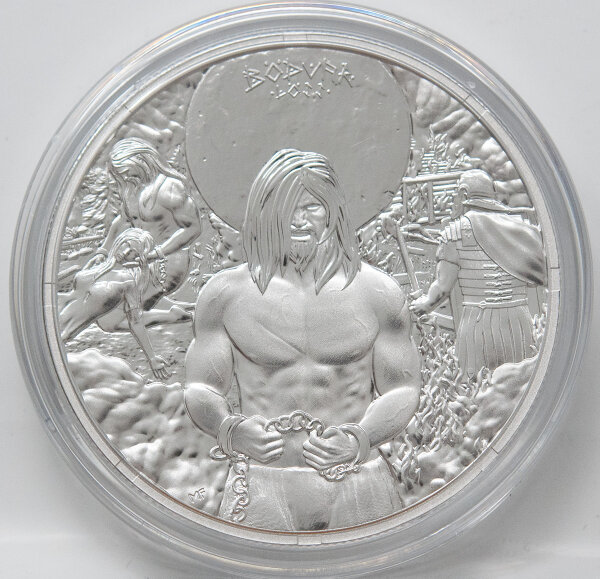 Vorderseite der 1 oz Silbermünze Bödvar Saga #1 Loss: Detailreiche Darstellung des Kriegers Bödvar in einem Moment des Schmerzes und Verlusts.