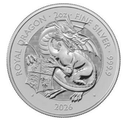 Die Motivseite zeigt den majestätischen Royal Dragon, der ein heraldisches Schild hält. Der Hintergrund ist mit einer feinen Sicherheits-Textur versehen. Inschrift: ROYAL DRAGON • 2oz • FINE SILVER • 999.9 • 2026.