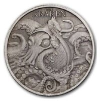 Die Rückseite zeigt das detailreiche Relief eines...