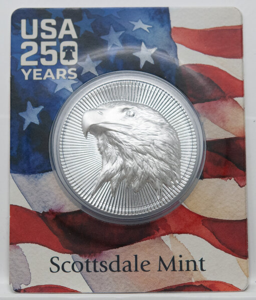 Vorderseite der Scottsdale Eagle Stacker 1 oz Silber-Rundbarre zum 250. Jubiläum der US-Unabhängigkeitserklärung mit erhabenem Adlermotiv.