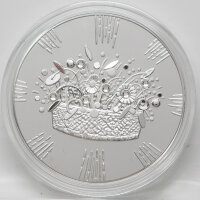 Ein elegantes, stilisertes Ornament-Design der lettischen Volkskultur vor spiegelglattem Hintergrund im höchsten Proof-Finish.