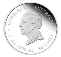 Rückseite der 1/2 oz Silbermünze Lunar III Ziege PP mit dem Bildnis von König Charles III. und Echtheitszertifikat.