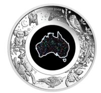 Vorderseite der Australien 1 Dollar 2026 Great Southern Land Silbermünze mit dem schimmernden echten Opal-Inlay im beleuchteten Etui.