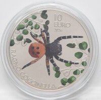 Bildseite der 10 Euro Münze 2026 aus San Marino mit dem filigranen Motiv Fauna - Spinne.